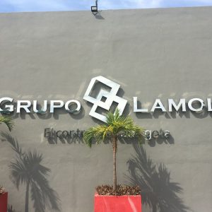 Fabricación de letrero de maca 3d